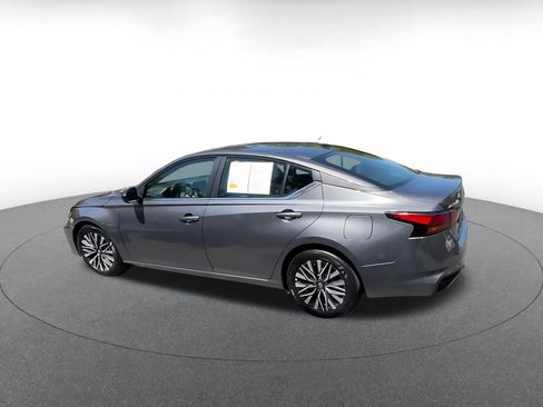 Used 2026 Nissan Altima 2.5 SV FWD image 10