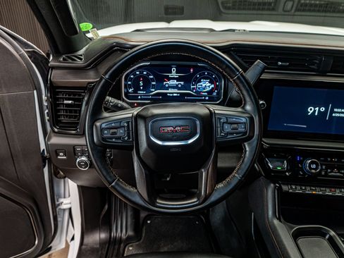 Used 2025 GMC Sierra 2500 AT4 AWD/4WD image 17