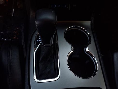 Used 2019 Jeep Grand Cherokee Limited w/ Luxury Group II image 11