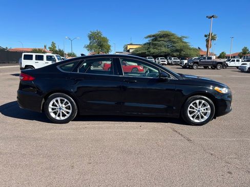 Used 2019 Ford Fusion SE image 10