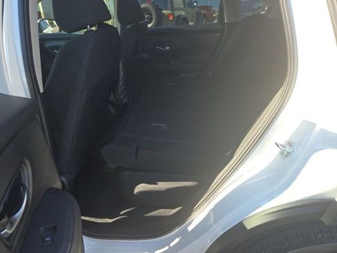 Used 2025 Honda HR-V LX image 9