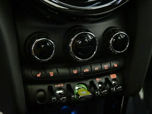 Certified 2024 MINI Cooper SE FWD image 21