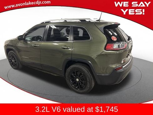 Used 2019 Jeep Cherokee Latitude Plus w/ Cold Weather Group image 3