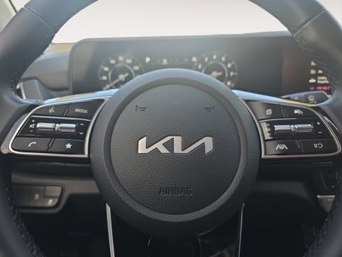 Certified 2026 Kia Seltos EX FWD image 11