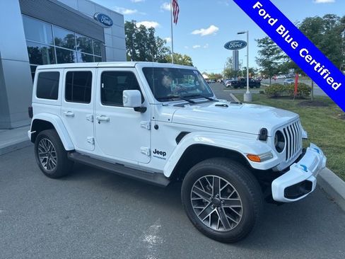 Used 2022 Jeep Wrangler Unlimited Sahara image 6