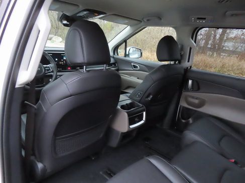 Certified 2026 Kia Carnival EX FWD image 26