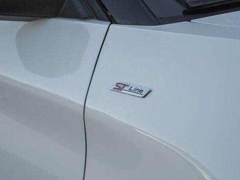 Used 2025 Ford Explorer ST-Line w/ ST-Line Street Pack image 16