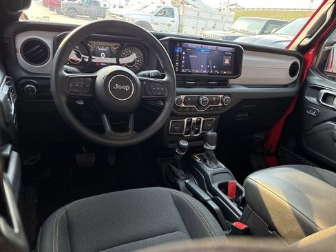 Used 2025 Jeep Gladiator Sport AWD/4WD image 14