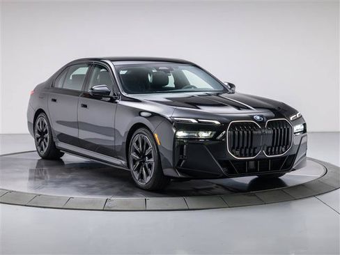 Used 2026 BMW i7 eDrive50 w/ M Sport Package RWD image 7