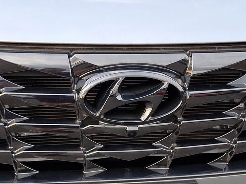 Certified 2024 Hyundai Tucson Limited AWD/4WD image 8