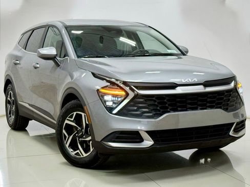 Used 2024 Kia Sportage LX image 5