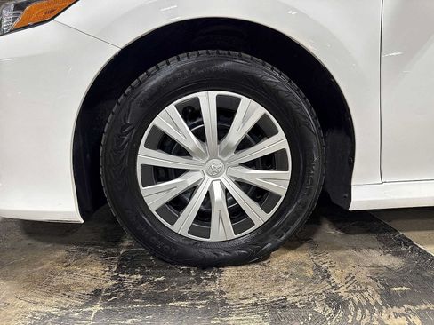 Used 2021 Toyota Camry LE FWD image 10