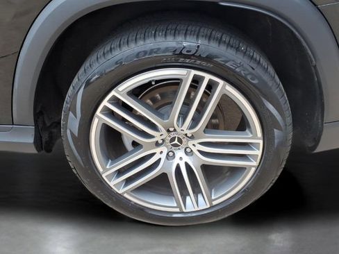 Used 2025 Mercedes-Benz GLS 450 4MATIC image 30
