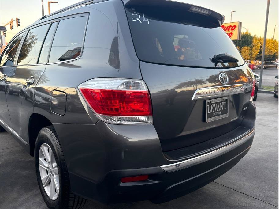Used 2013 Toyota Highlander SE AWD/4WD image 11