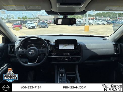 Used 2022 Nissan Pathfinder SL AWD/4WD image 17