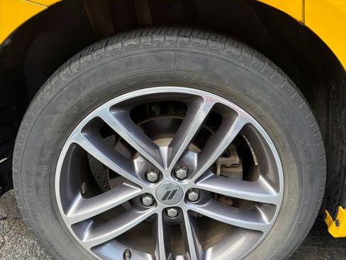Used 2018 Dodge Charger GT AWD/4WD image 5