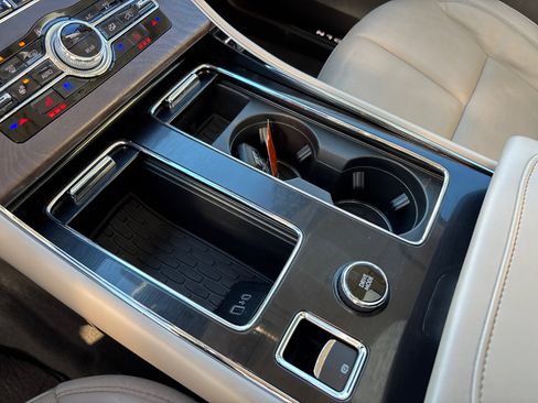 Certified 2023 Lincoln Aviator Reserve w/ Equipment Group 201A image 23