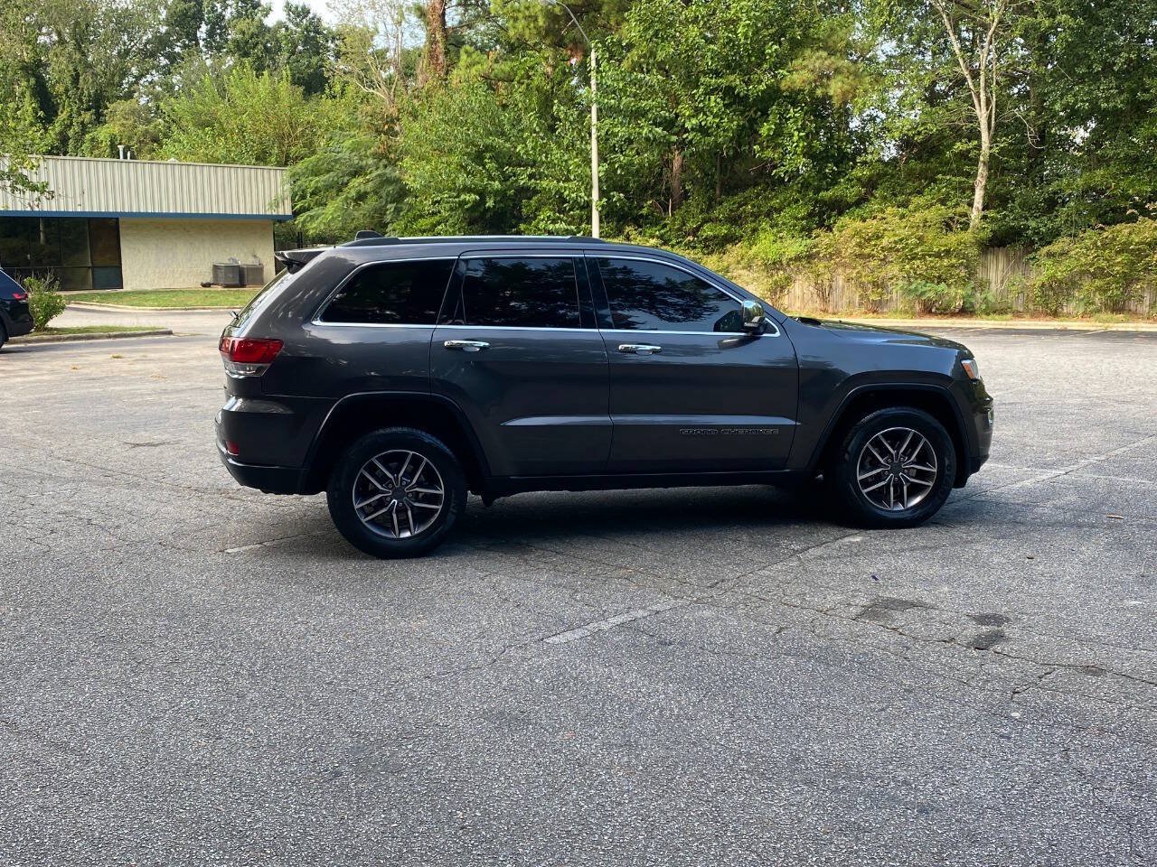 Used 2020 Jeep Grand Cherokee Limited w/ Luxury Group II AWD/4WD image 4