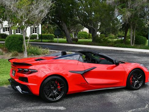 Used 2023 Chevrolet Corvette Z06 w/ Stealth Interior Trim Package RWD image 7
