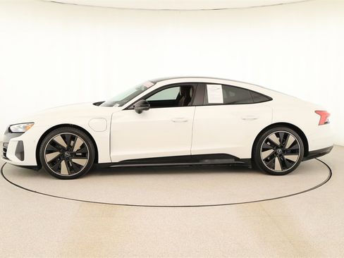 Used 2024 Audi e-tron GT Prestige image 2