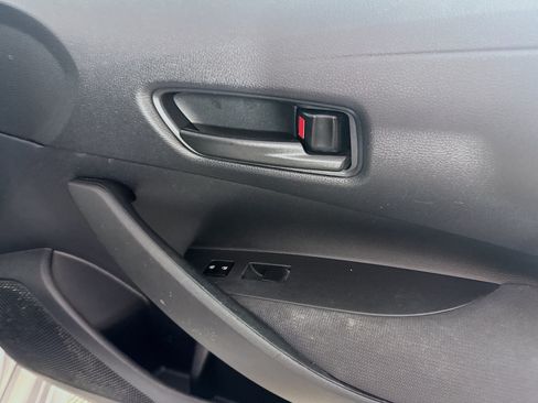 Used 2022 Toyota Corolla LE FWD image 30