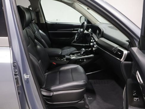 Used 2025 Kia Telluride S AWD/4WD image 27