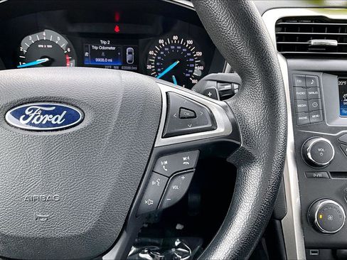 Used 2018 Ford Fusion SE image 10