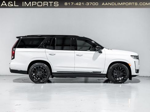 Used 2024 Cadillac Escalade Premium Luxury w/ Performance Package AWD/4WD image 13