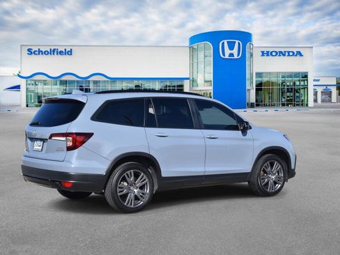 Used 2022 Honda Pilot Sport image 3