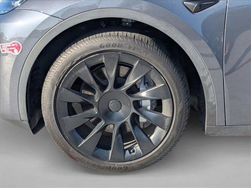Used 2023 Tesla Model Y Long Range AWD/4WD image 19
