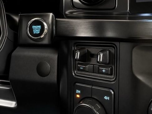 Used 2023 Ford F250 Lariat w/ Lariat Ultimate Package AWD/4WD image 31