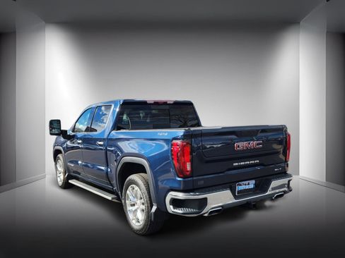 Used 2022 GMC Sierra 1500 SLT w/ Technology Package image 3