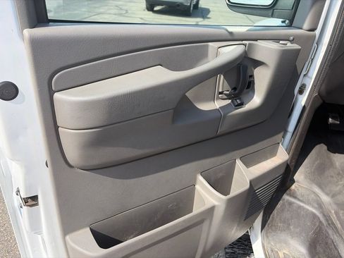 Used 2014 GMC Savana 1500 LT AWD/4WD image 10