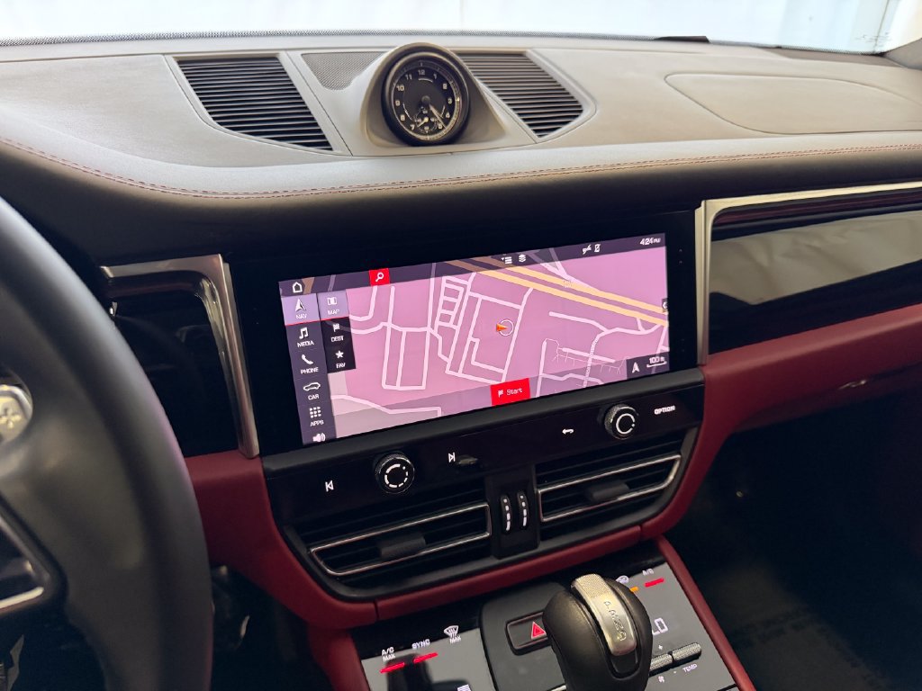 Certified 2023 Porsche Macan S AWD/4WD image 23