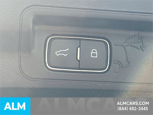 Used 2024 Ford Explorer XLT RWD image 22