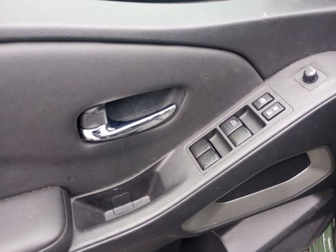 Used 2024 Nissan Frontier SV w/ SV Convenience Package image 32