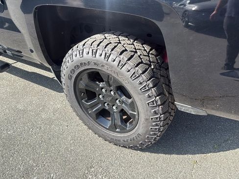 Used 2019 Chevrolet Silverado 1500 LT w/ All Star Edition image 6