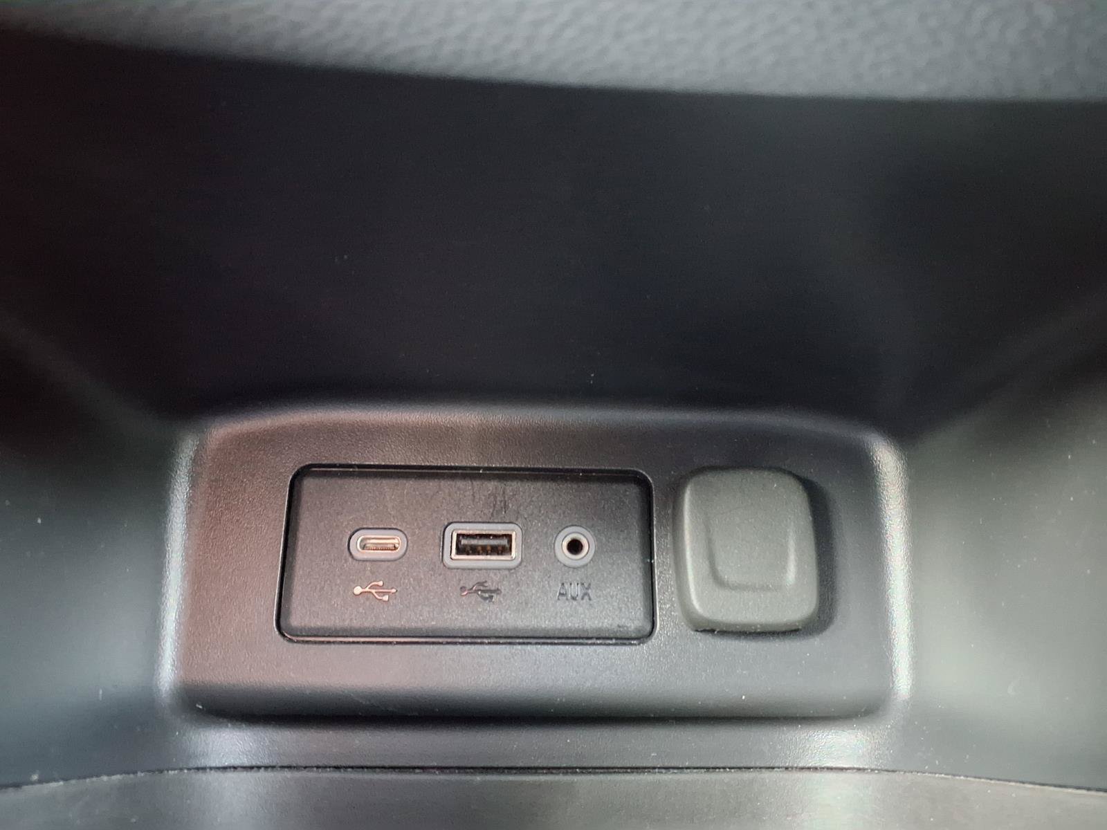 Used 2021 Chevrolet Equinox LT FWD image 9