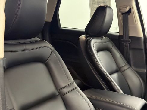 Used 2023 Lincoln Corsair FWD image 11