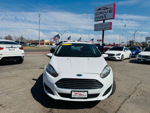 Used 2018 Ford Fiesta SE image 8
