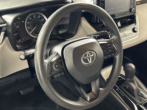 Used 2022 Toyota Corolla LE image 13