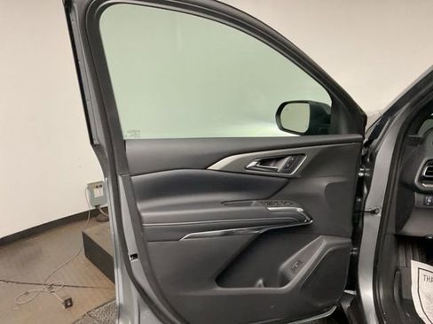 New 2026 Chevrolet Traverse LT w/ Midnight/Sport Edition image 9