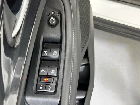 Used 2023 Jeep Grand Cherokee Laredo AWD/4WD image 17