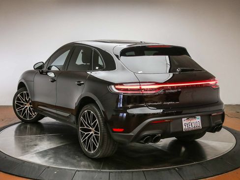 Certified 2025 Porsche Macan S AWD/4WD image 2