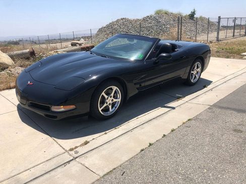 Used 1999 Chevrolet Corvette Convertible RWD image 11