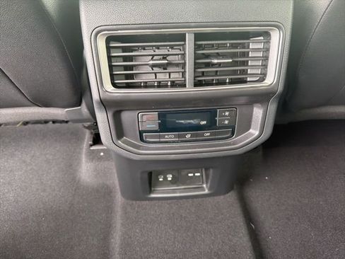 New 2026 Volkswagen Atlas SE image 8