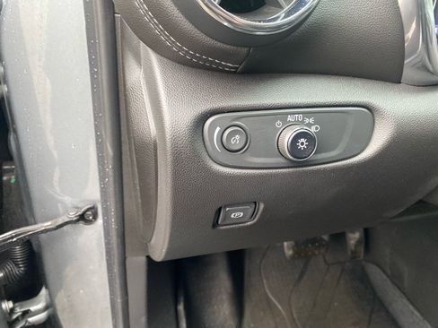 Used 2023 Chevrolet Blazer LT w/ Driver Confidence Package image 11