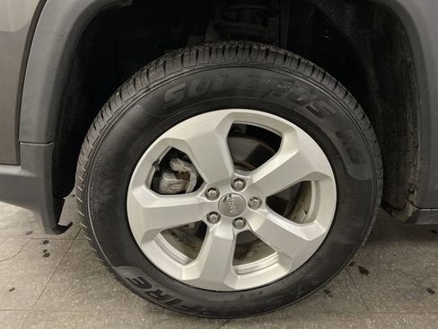 Used 2019 Jeep Compass Latitude w/ Popular Equipment Group AWD/4WD image 32