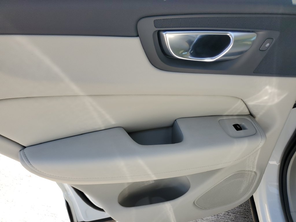 Certified 2024 Volvo XC60 T8 Plus w/ Protection Package Premier AWD/4WD image 13