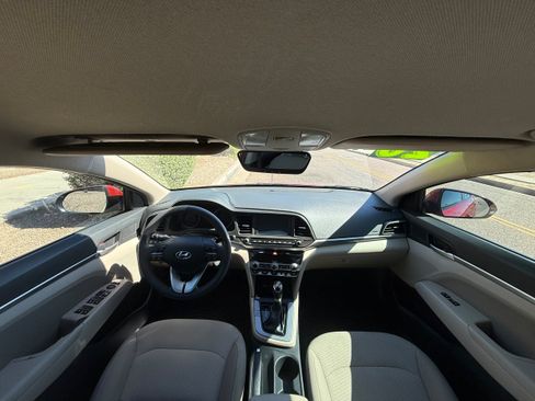 Used 2020 Hyundai Elantra SEL FWD image 13